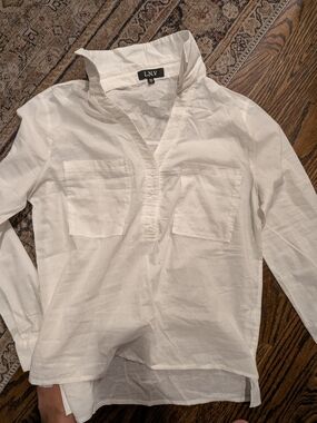 L.N.V. White Popover Button-Front Shirt